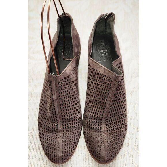 Vince Camuto slip on block heeled booties - Picture 3 of 10